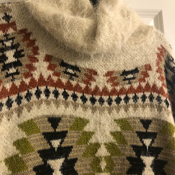 Sweater - Picture 2 of 4